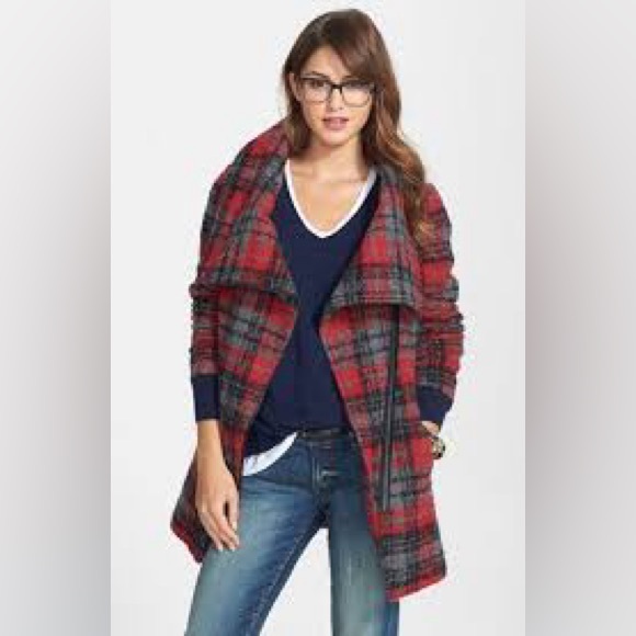 Steve Madden Plaid Asymmetric Zip Coat Jacket Red Black – Size Medium - Picture 1 of 3